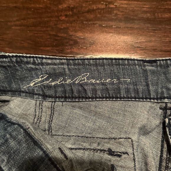 Women’s Eddie Bauer Denim Capris - Picture 2 of 7